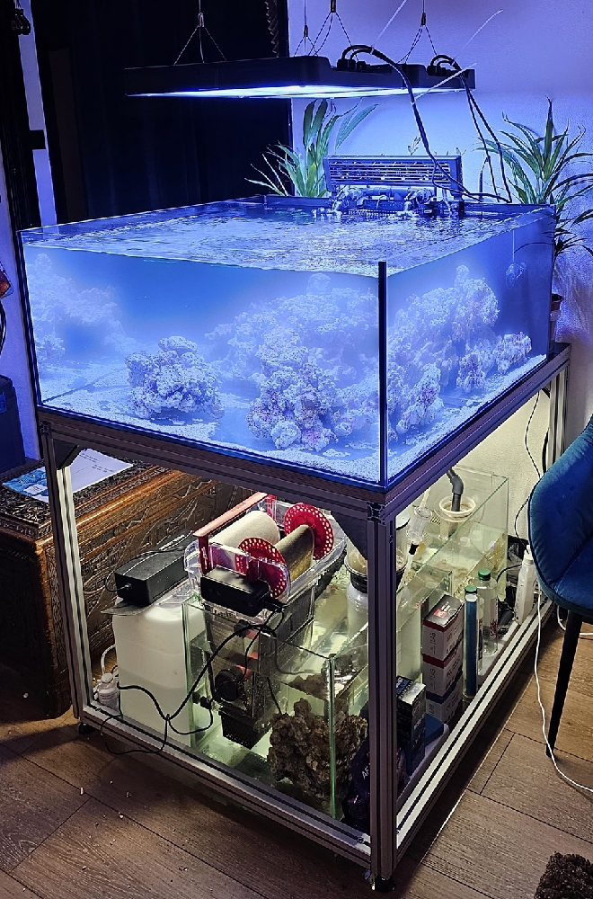 Aluminium aquarium onderstel realisatie 1 — Inducomp
